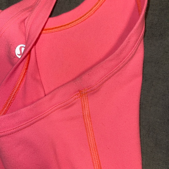 Lululemon tank top 🍋 - Picture 3 of 4